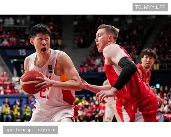格伊回撤调度后精准出球，今役主导比赛节奏，从后卫转身攻转核心